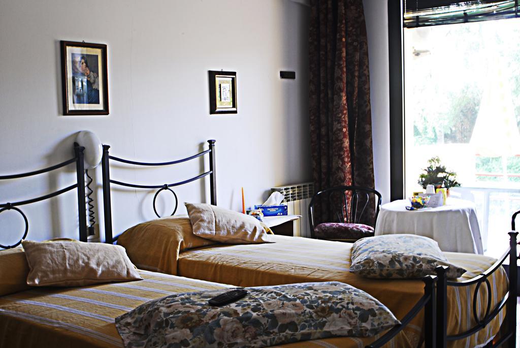 Hotel Ebe Сан Пиеро а Сиеве Екстериор снимка