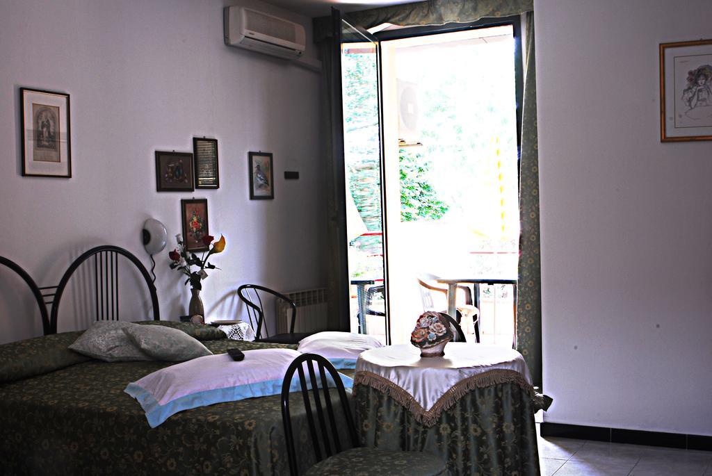 Hotel Ebe Сан Пиеро а Сиеве Екстериор снимка