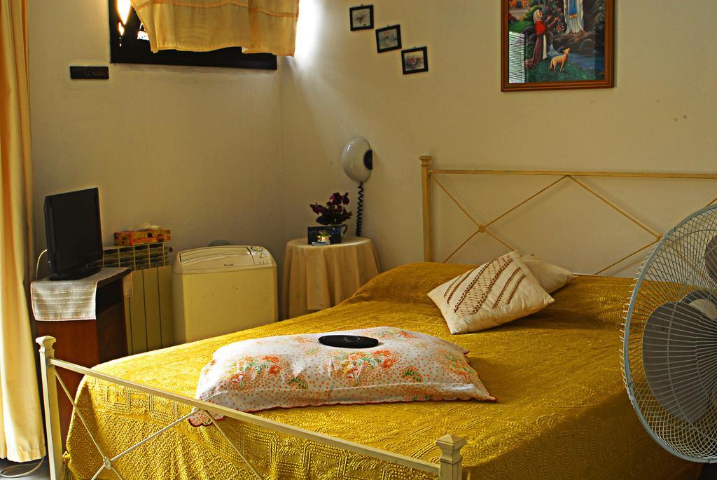 Hotel Ebe Сан Пиеро а Сиеве Екстериор снимка